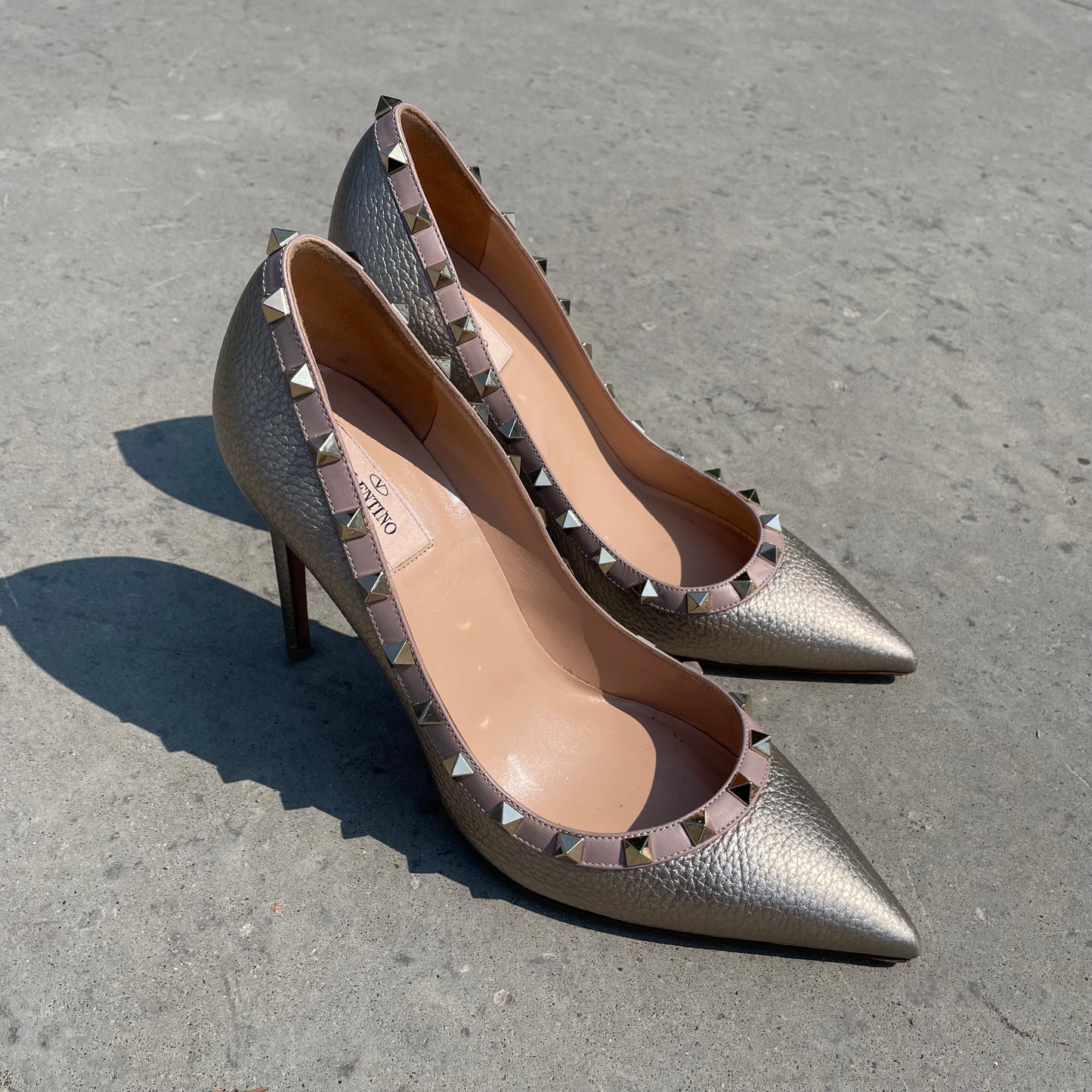 Valentino Rockstud Pumps