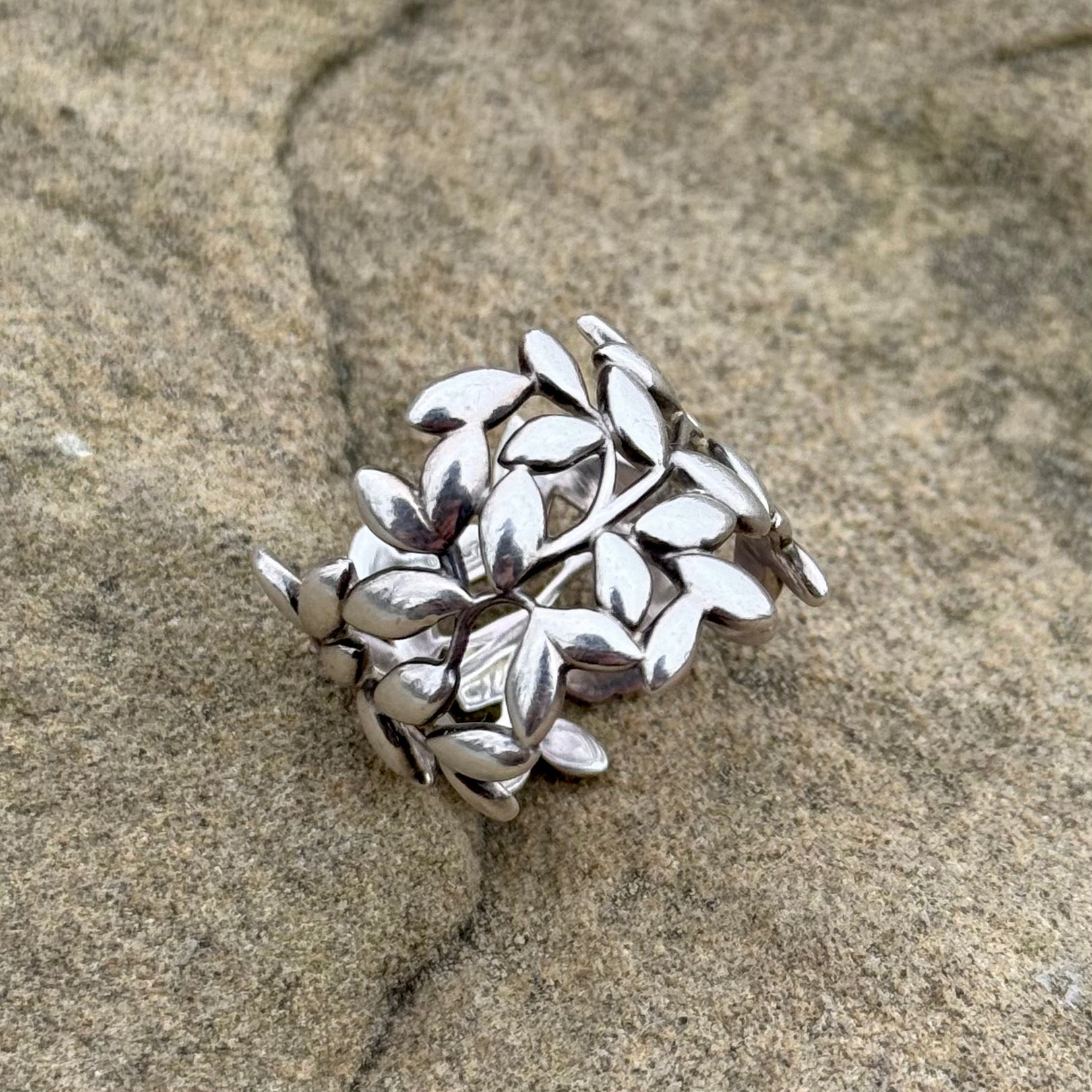 Tiffany Co by Paloma Picasso Olive Leaf Band Ring