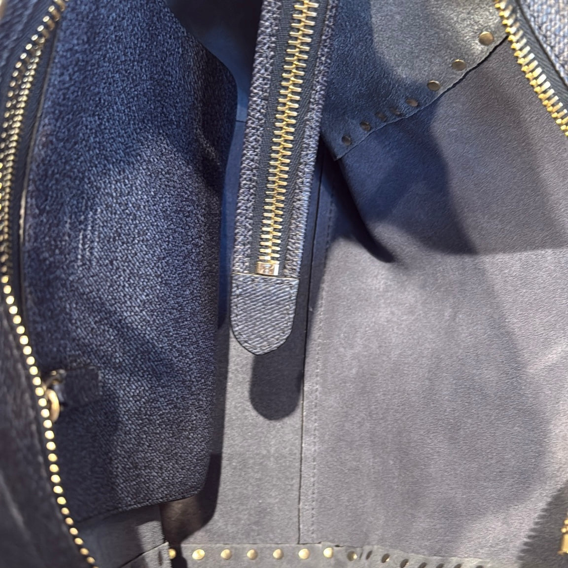 Valentino Garavani Rockstud Trapeze Tote Bag