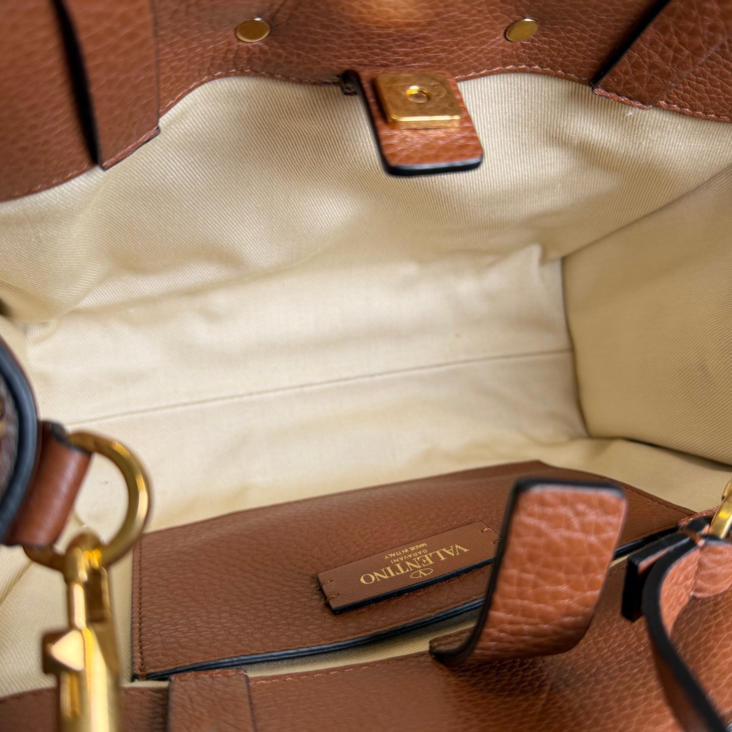 Valentino Garavani Raffia VLogo Signature Tote Bag