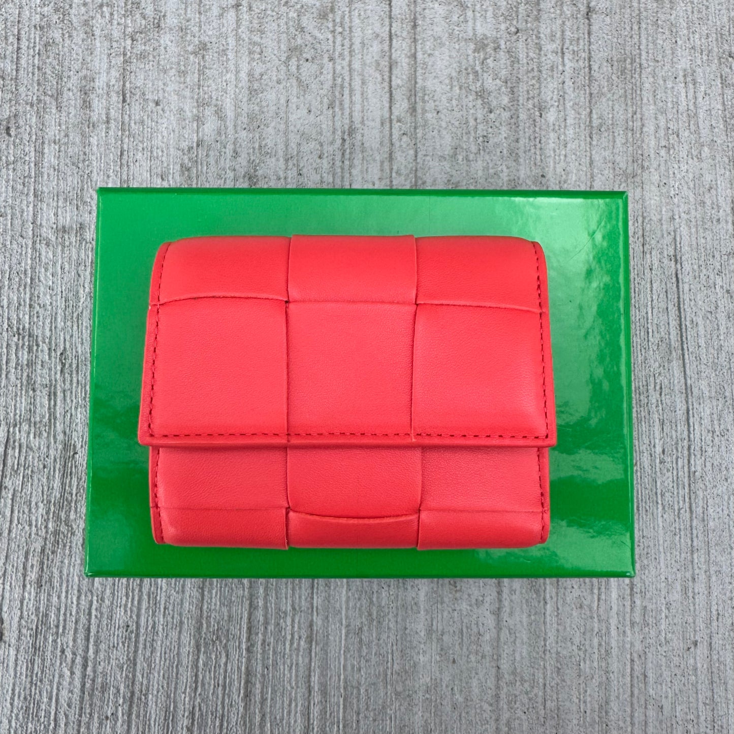 Bottega Veneta Trifold Intrecciato Cassette Wallet