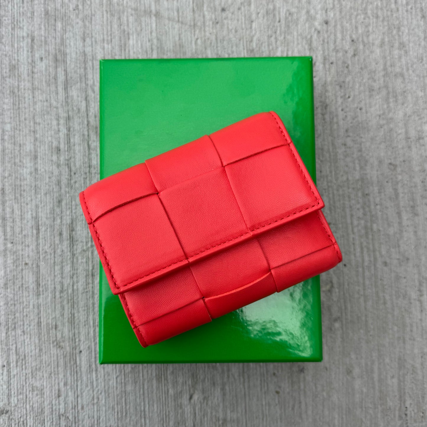 Bottega Veneta Trifold Intrecciato Cassette Wallet