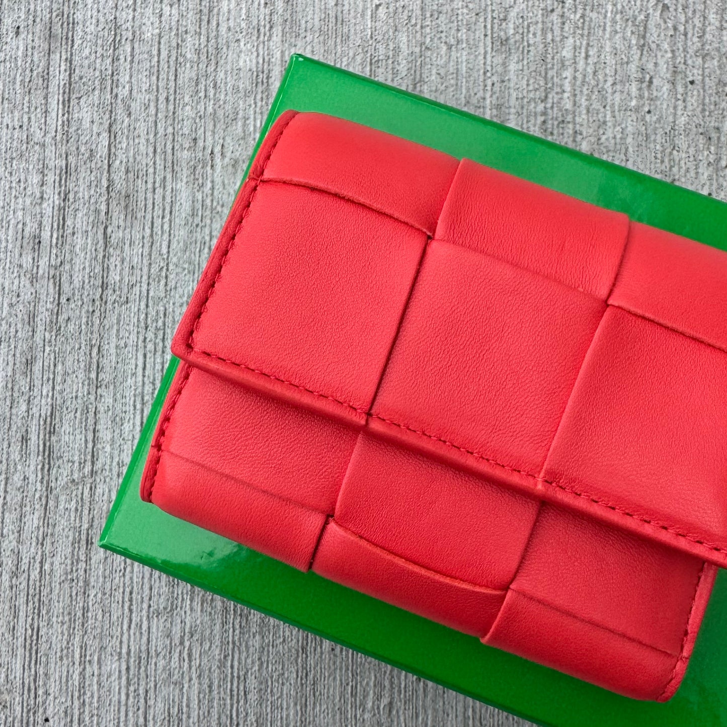 Bottega Veneta Trifold Intrecciato Cassette Wallet