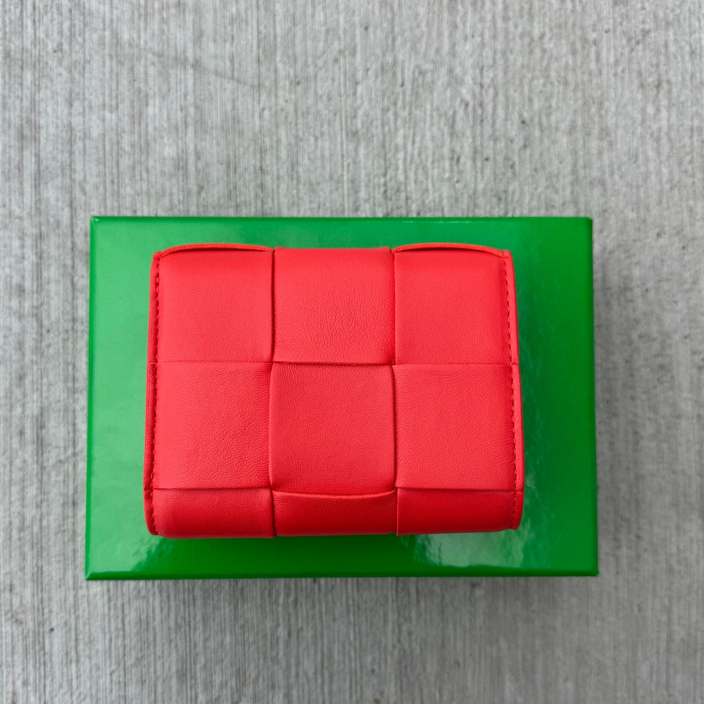 Bottega Veneta Trifold Intrecciato Cassette Wallet