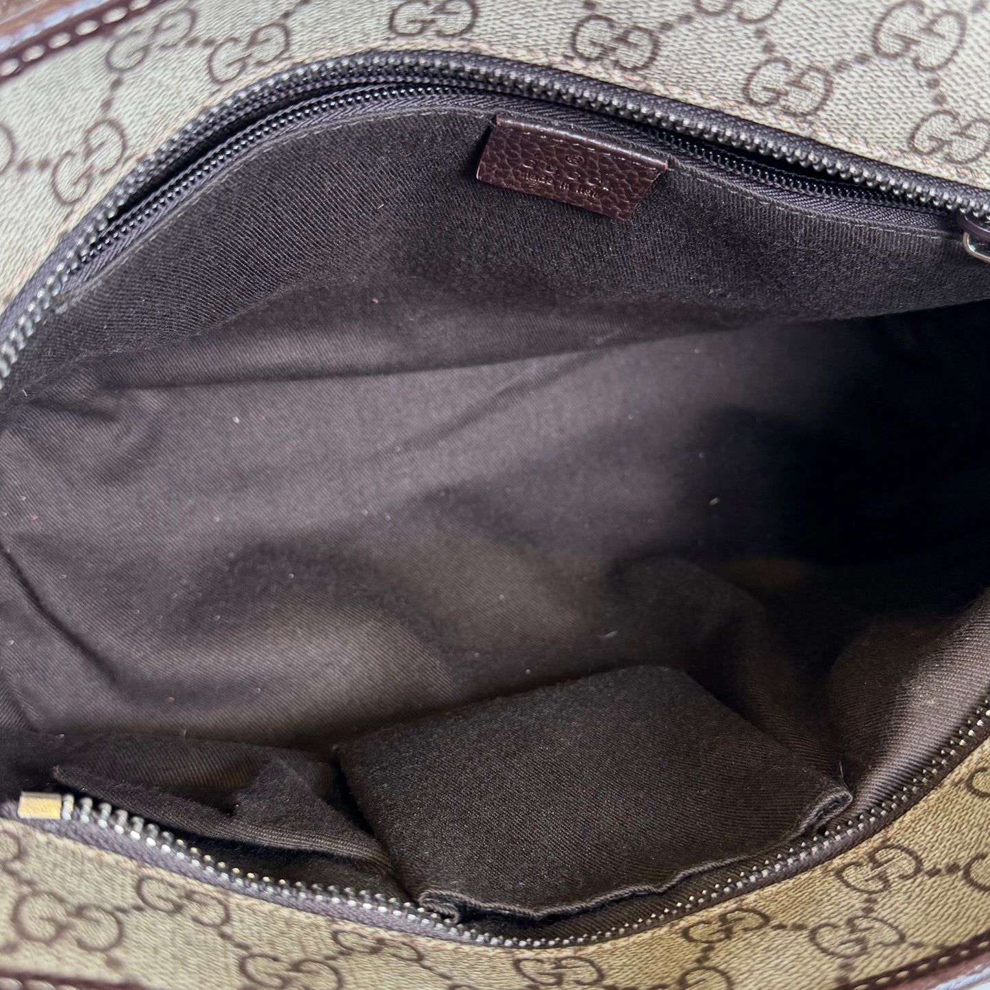 Gucci GG Supreme Small Tote Bag