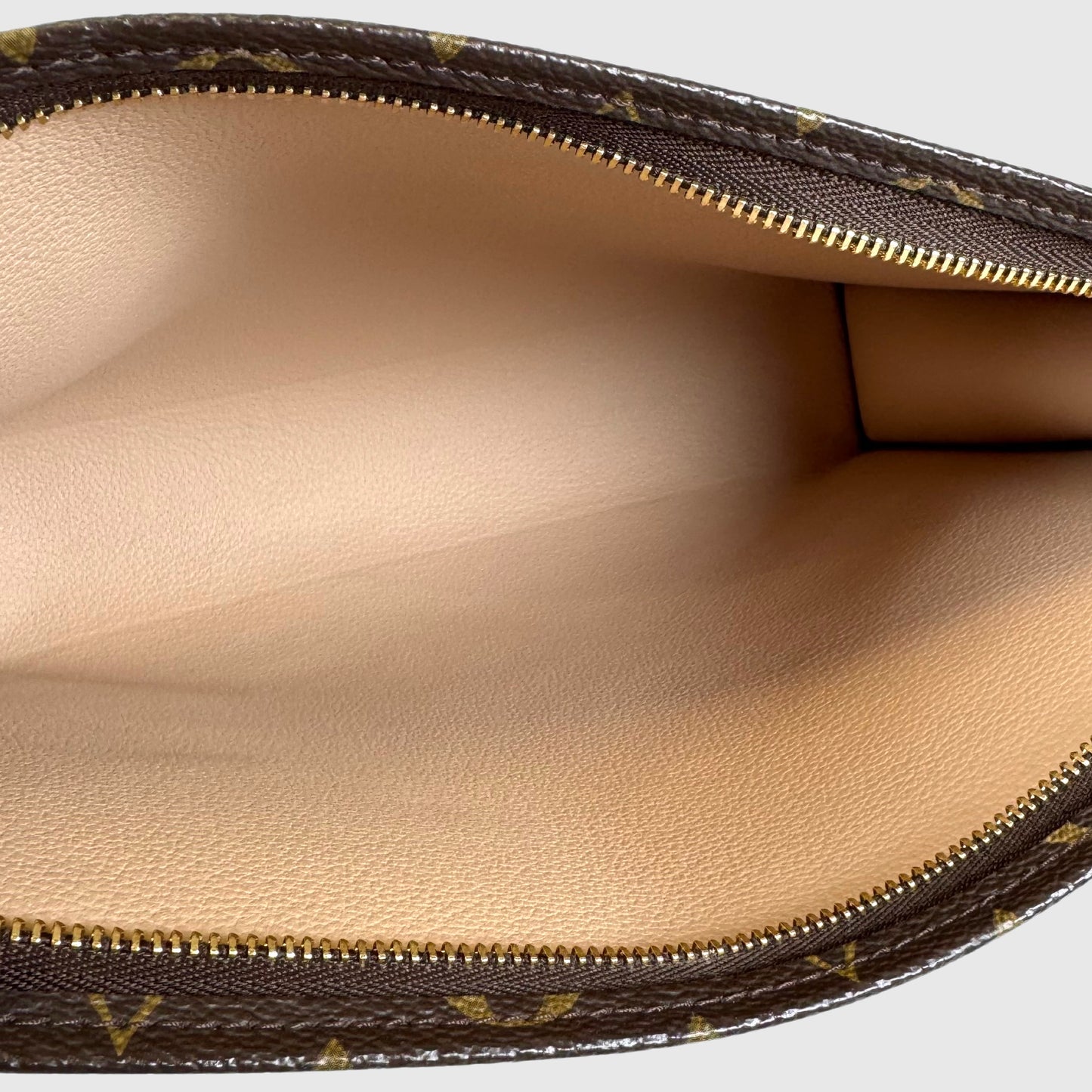 Louis Vuitton Toiletry Pouch 26