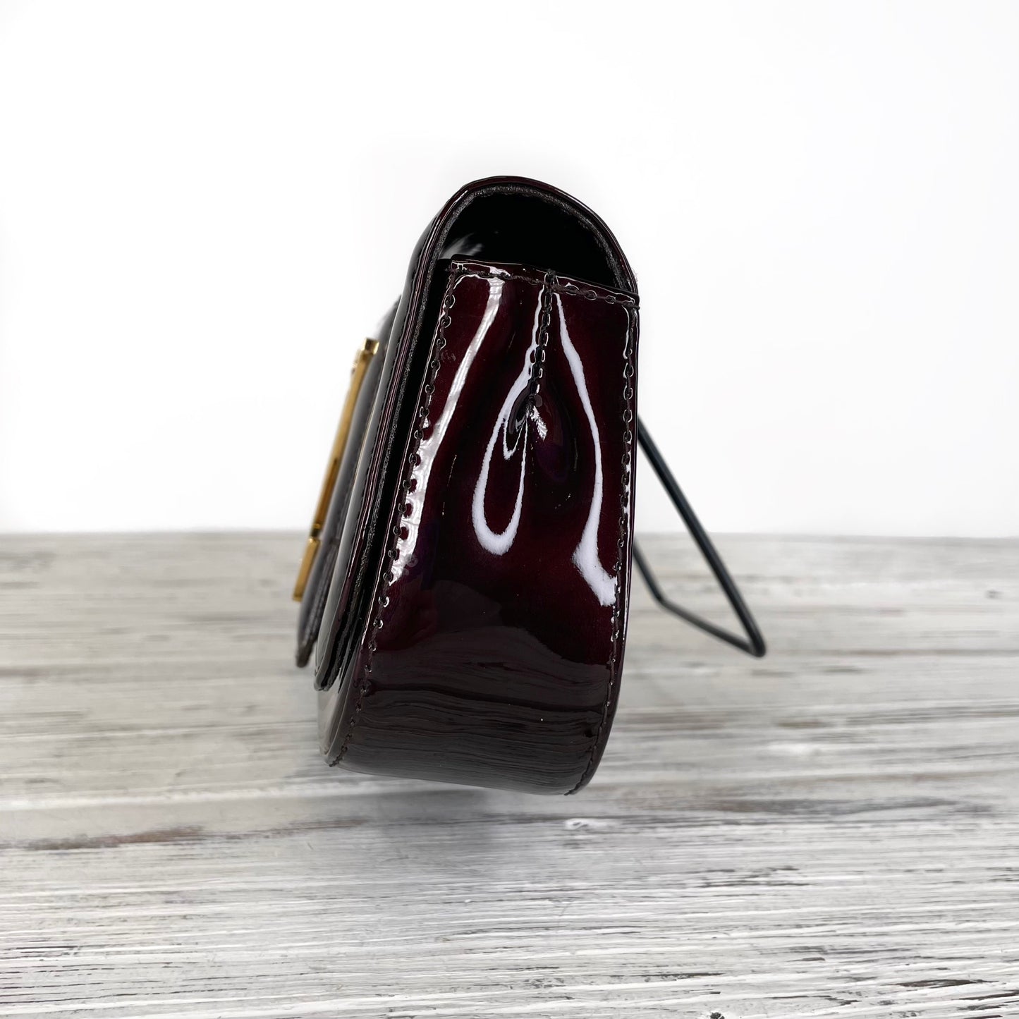 LOUIS VUITTON Amarante Vernis Glossy Patent Calf Leather SoBe Clutch