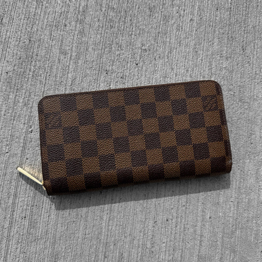 Louis Vuitton Zippy Wallet