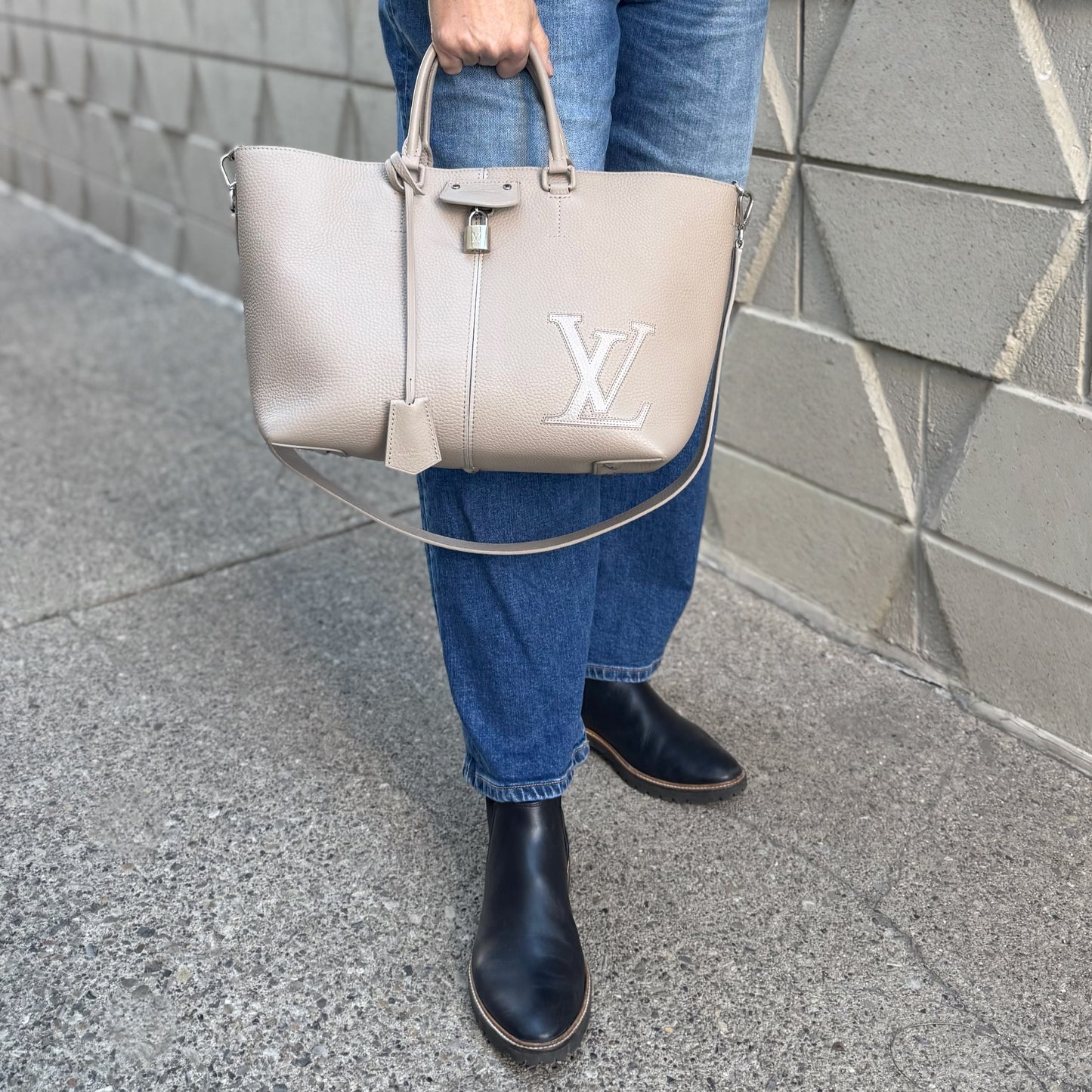 Louis Vuitton Taurillon Pernelle Tote Bag