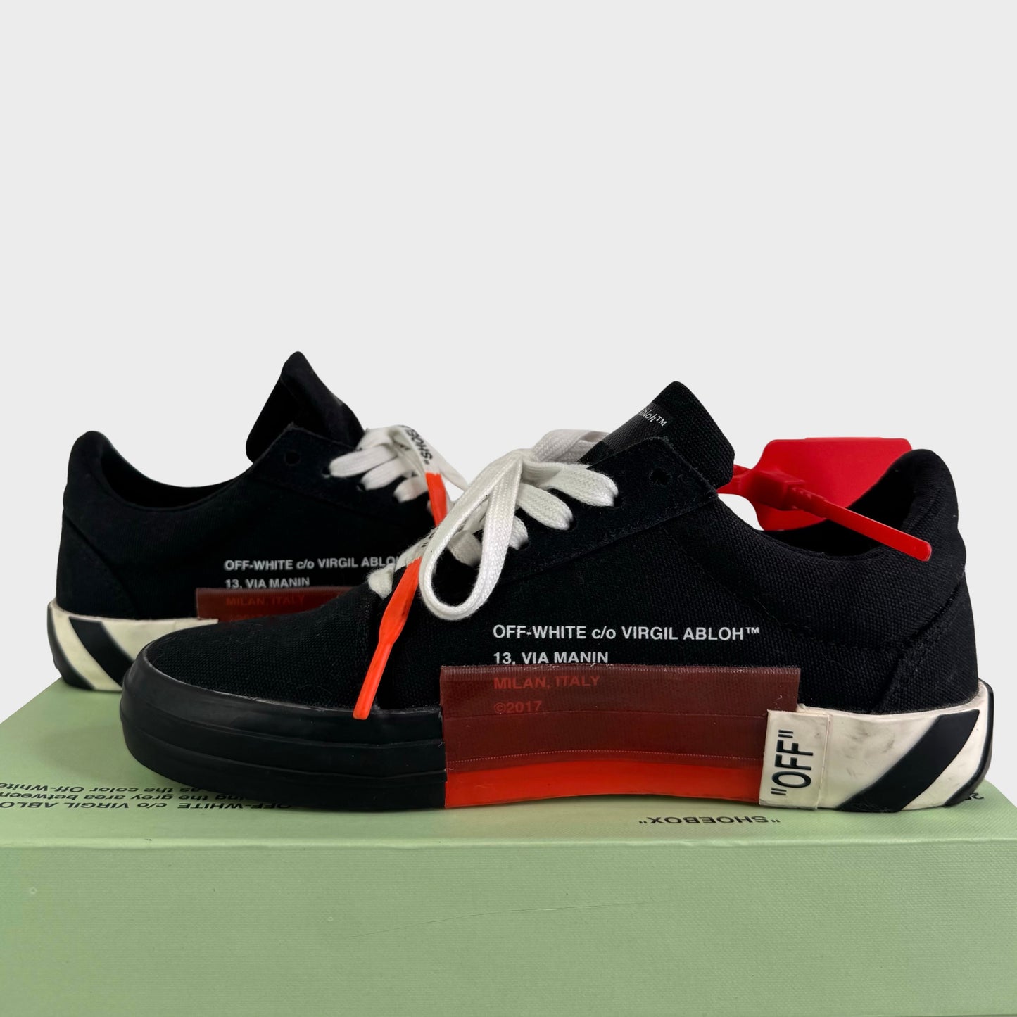 Off-White Vulc Low Top Sneakers