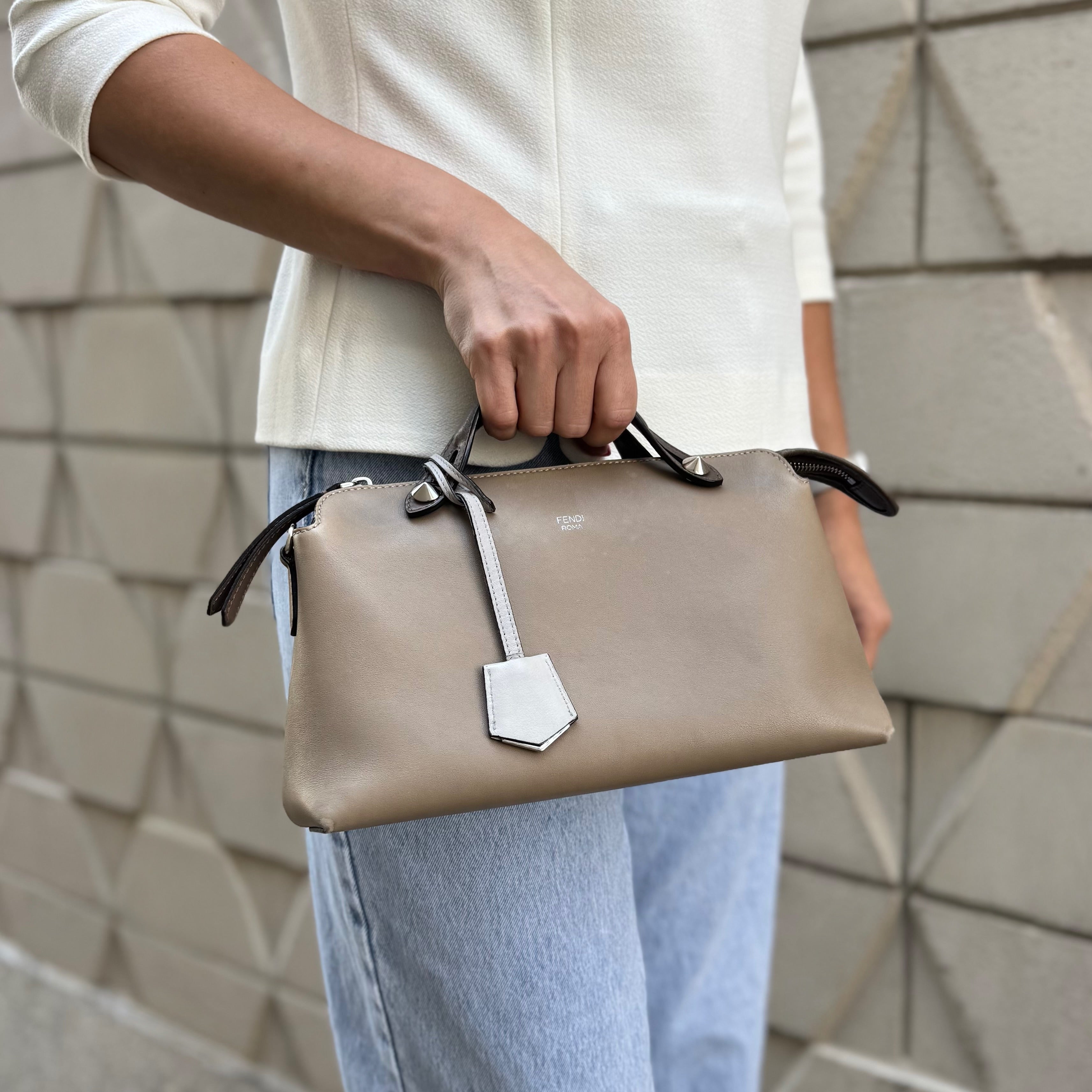 ショルダーバッグ・ポシェット Fendi By The Way Saddle Bag Medium Fendi Medium By The Way Saddle Bags – BALTINI