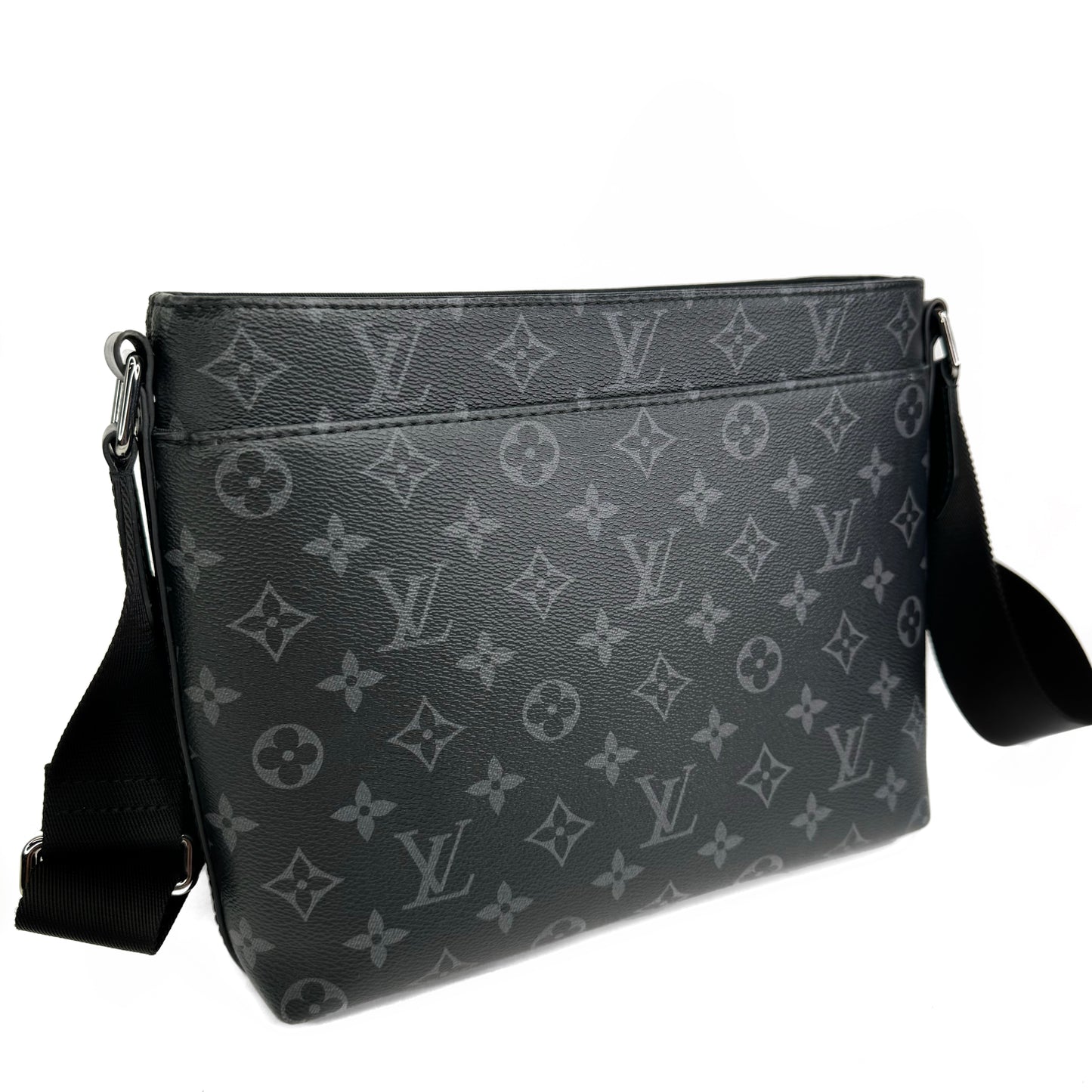 Louis Vuitton District PM Messenger Bag – Wilder's Consignment House