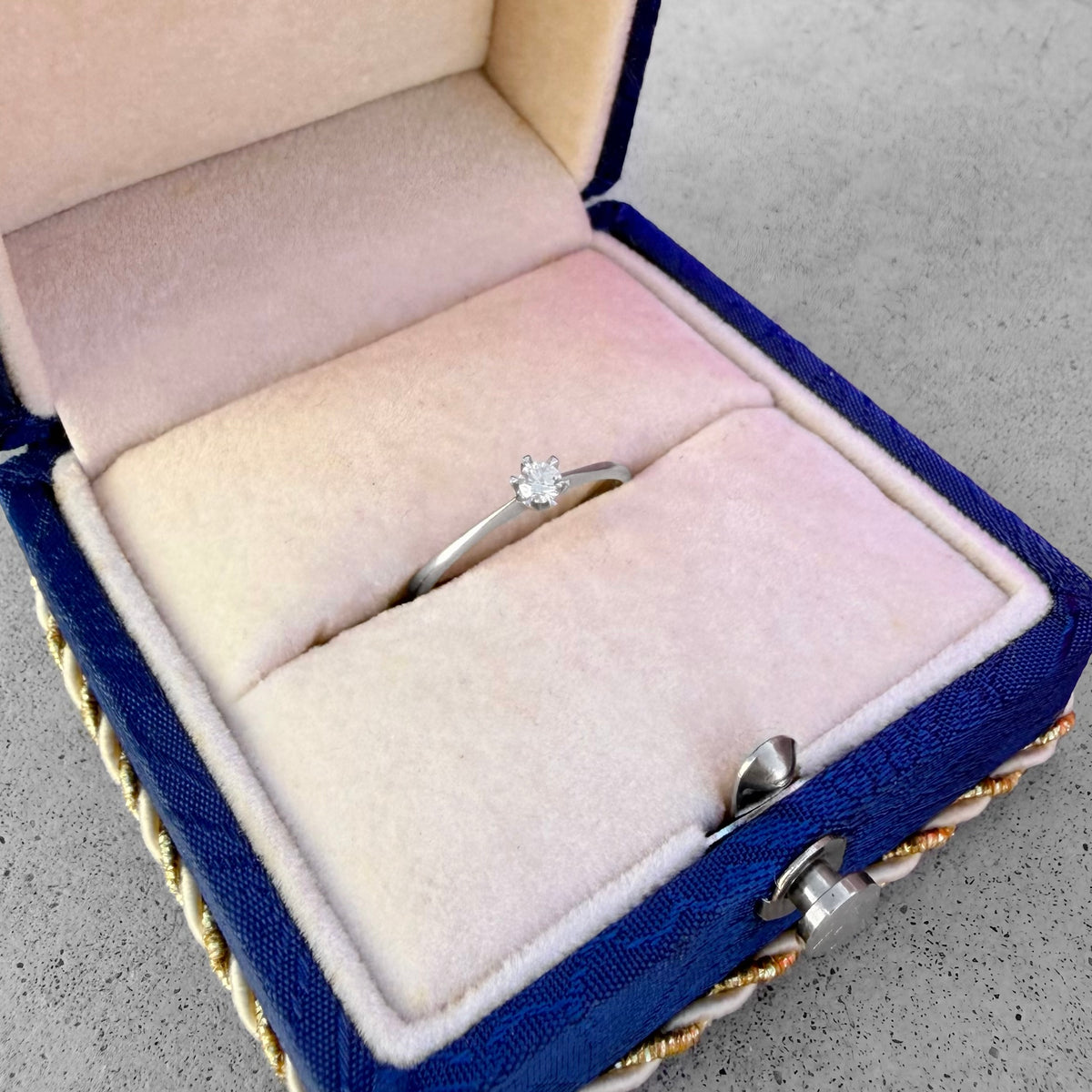 Estate Solitaire Diamond Platinum Ring