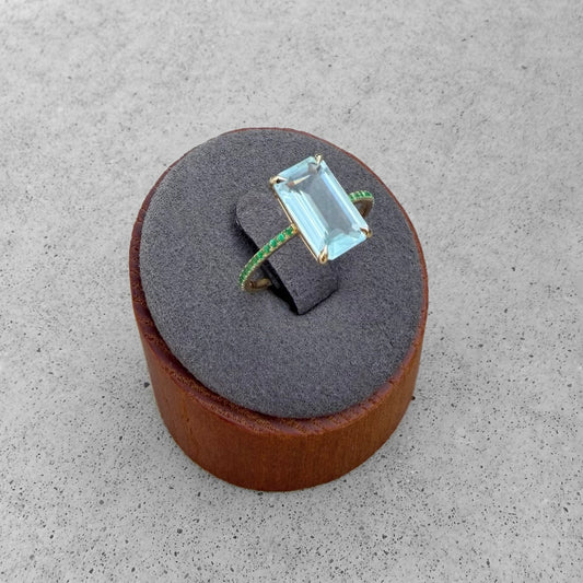18K Yellow Gold Aquamarine & Emerald Ring