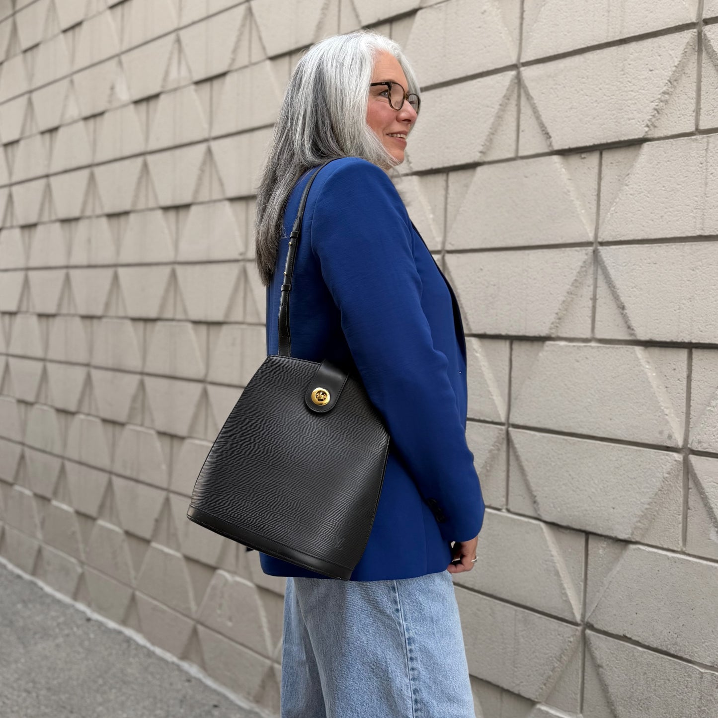 Louis Vuitton Cluny Bucket Bag