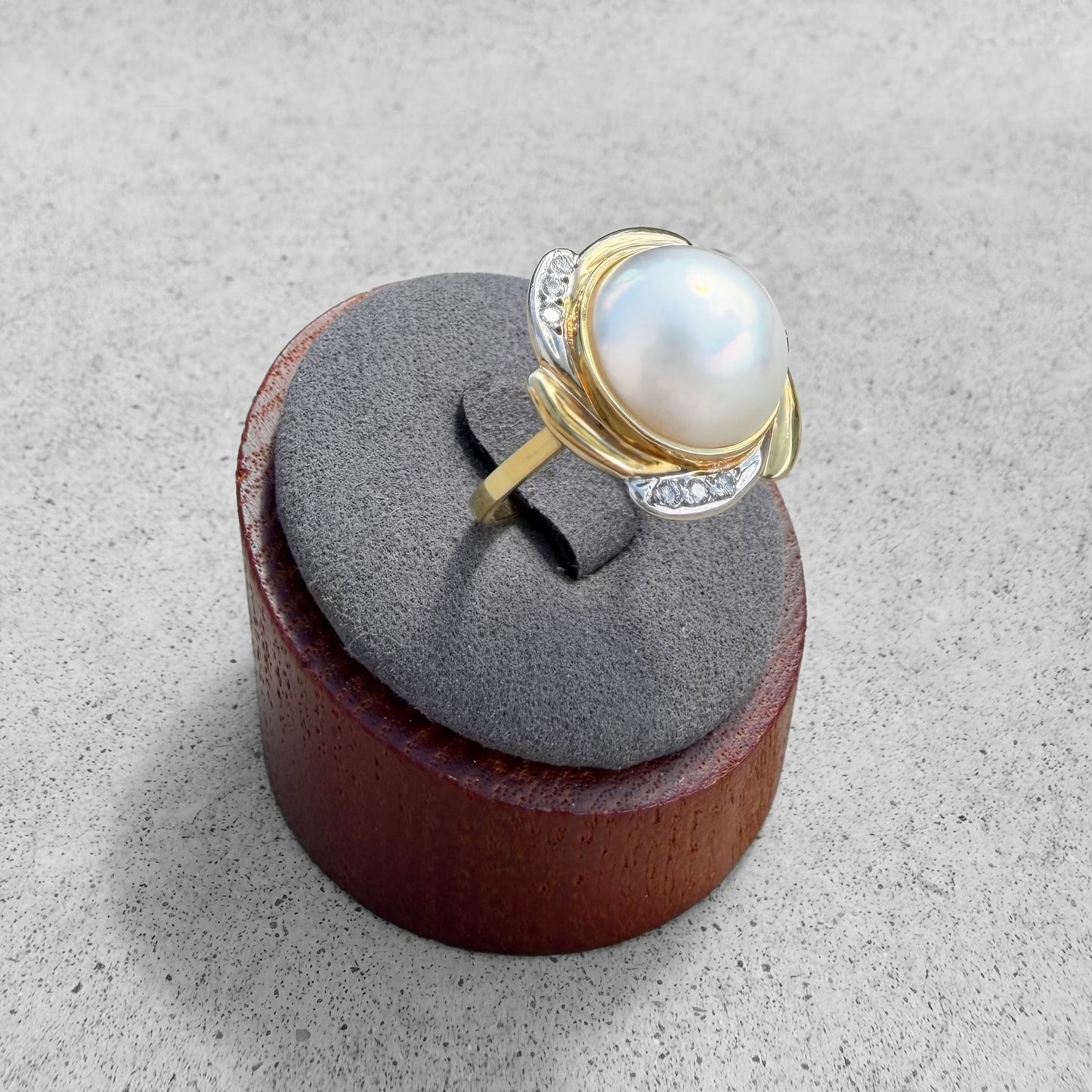Mabe Cultured Pearl & Diamonds Gold Ring