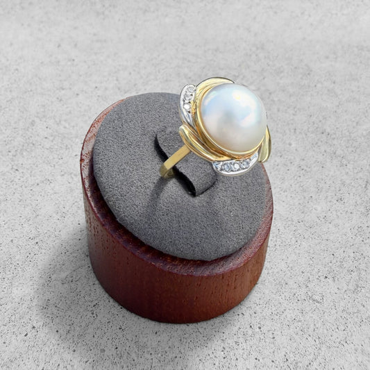 Mabe Cultured Pearl & Diamonds Gold Ring