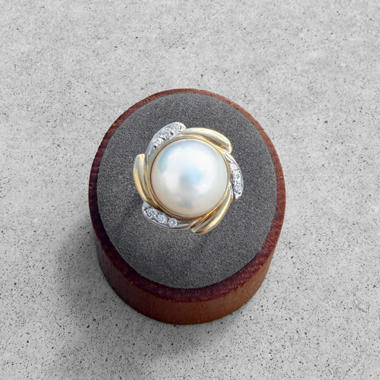 Mabe Cultured Pearl & Diamonds Gold Ring