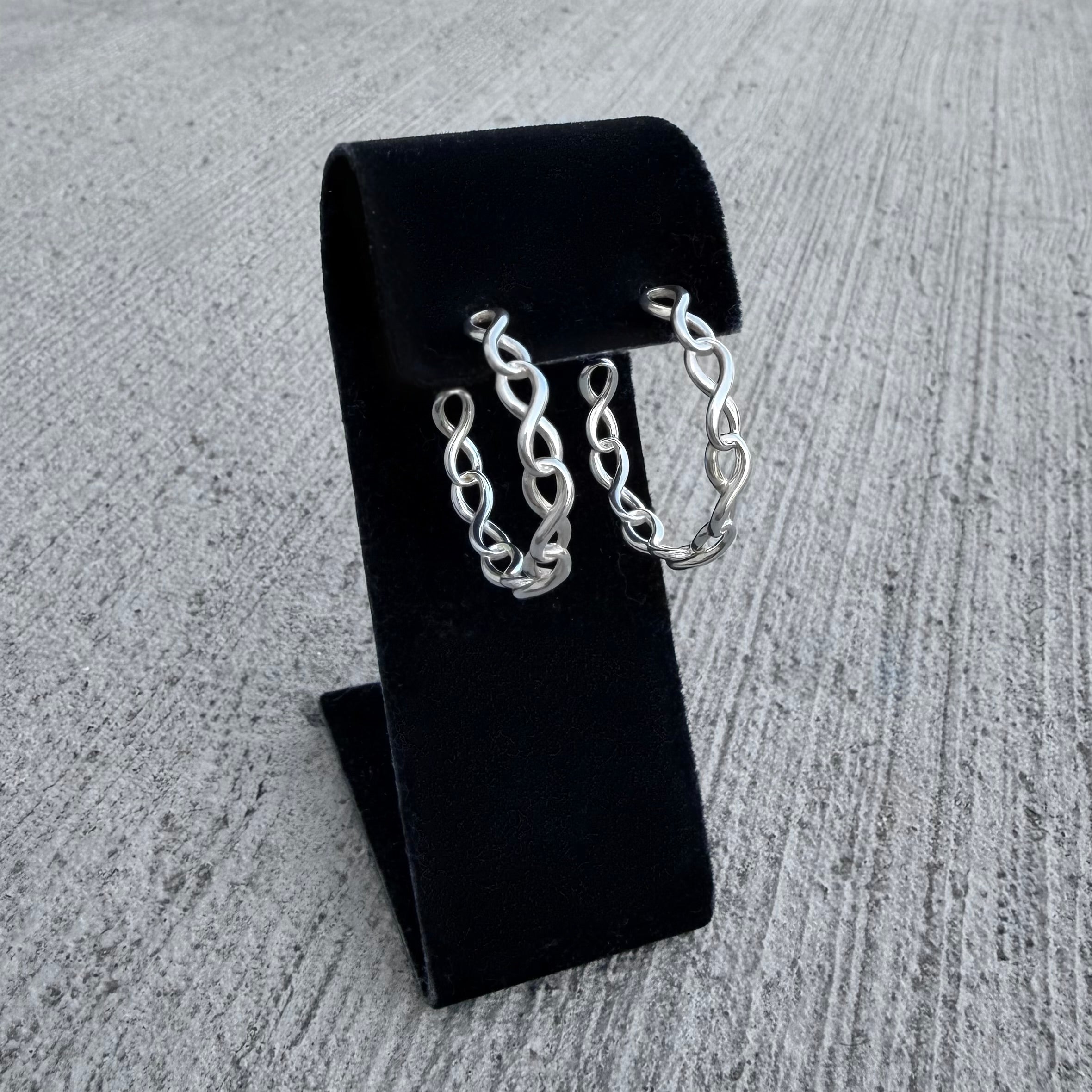 Tiffany & Co. Infinity Hoop Earrings – Wilder's Consignment House