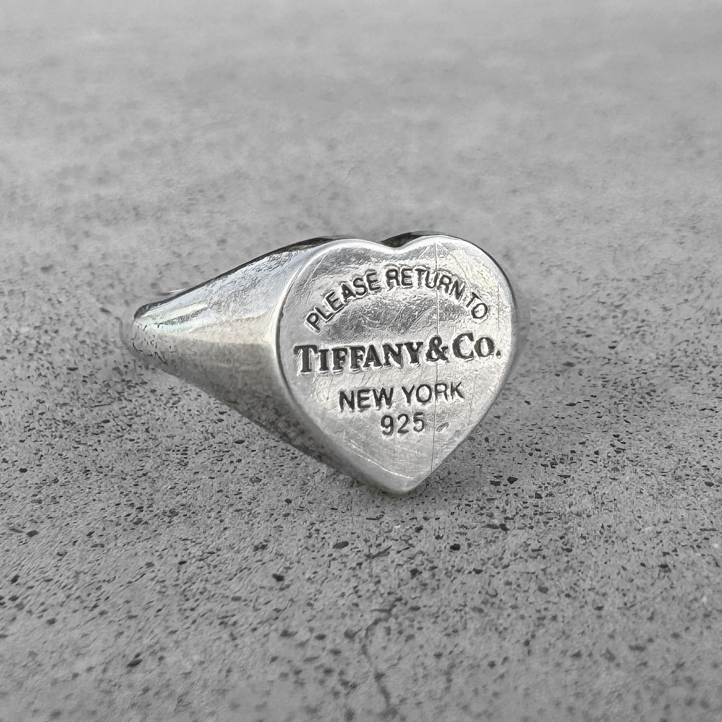 Tiffany & Co. Return To Tiffany Heart Signet Ring
