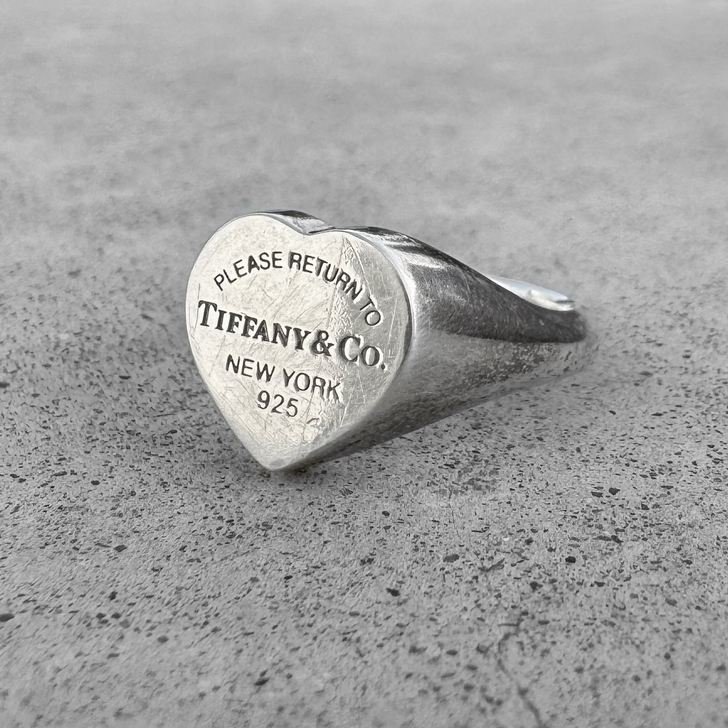 Tiffany & Co. Return To Tiffany Heart Signet Ring