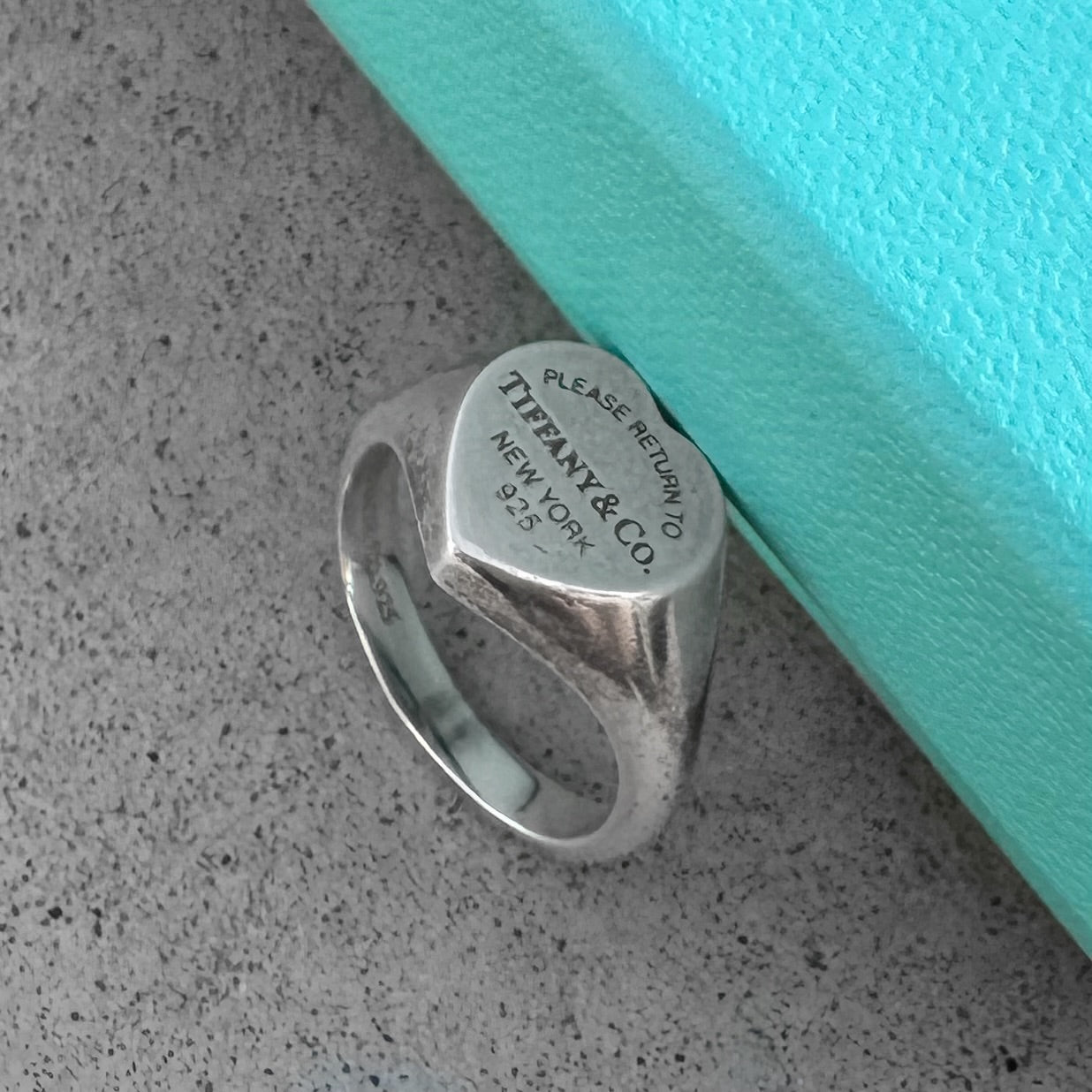 Tiffany & Co. Return To Tiffany Heart Signet Ring