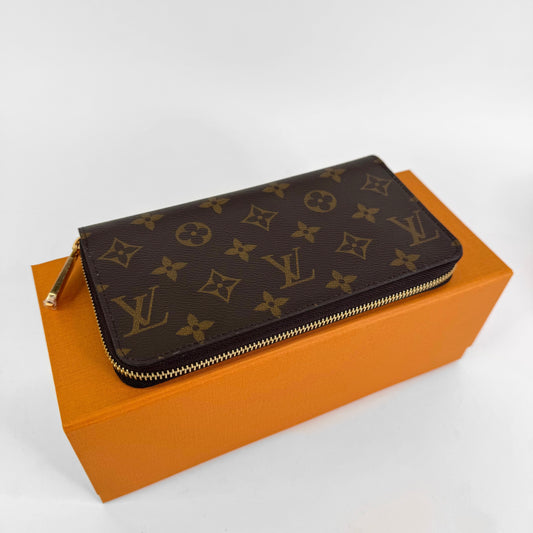 Louis Vuitton Zippy Long Wallet