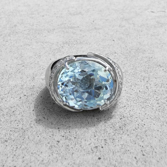 Aquamarine & Diamonds White Gold Ring