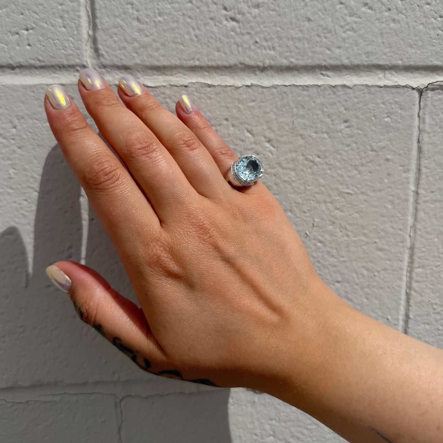 Aquamarine & Diamonds White Gold Ring