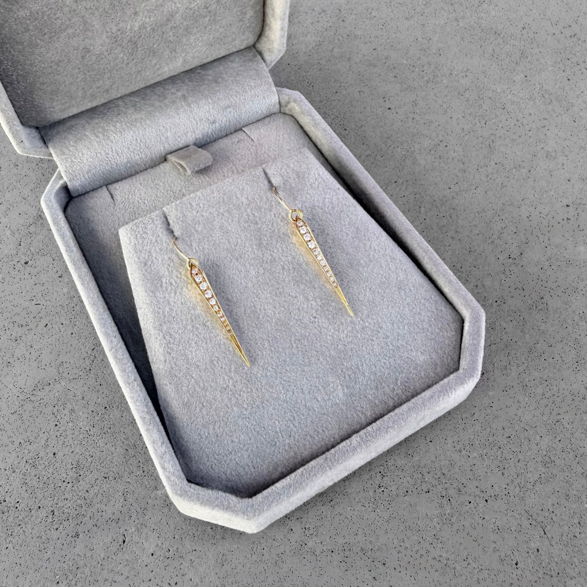 Estate Yellow Gold Diamonds Drop Dangle Earrings