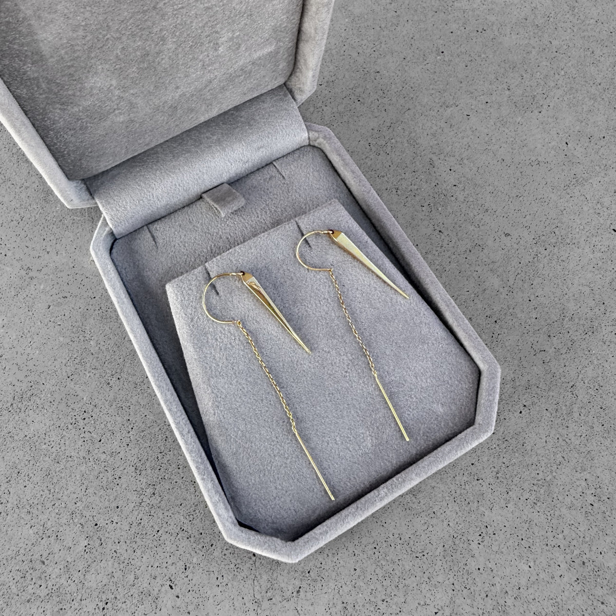 Estate Yellow Gold Diamonds Drop Dangle Earrings