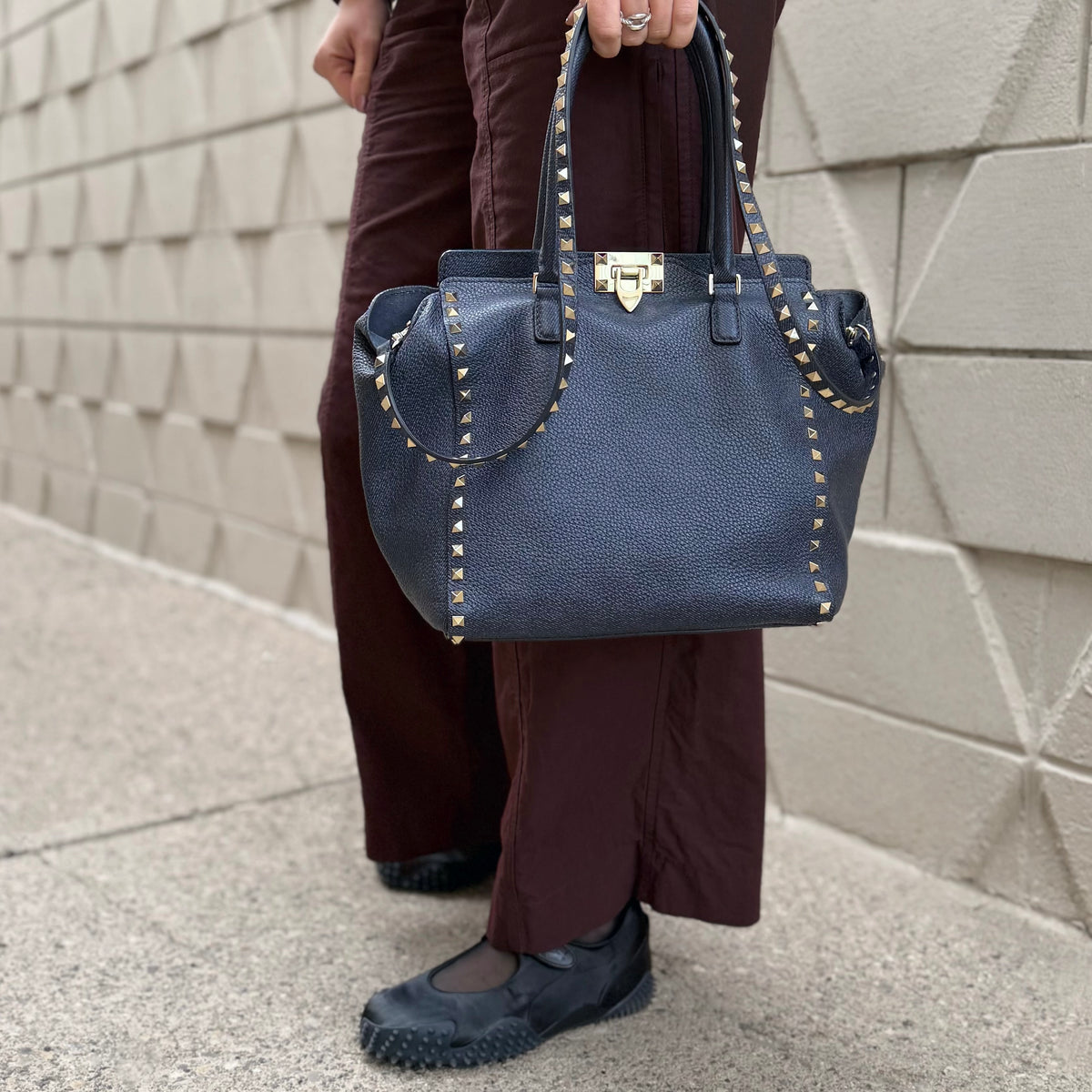 Valentino Garavani Rockstud Trapeze Tote Bag