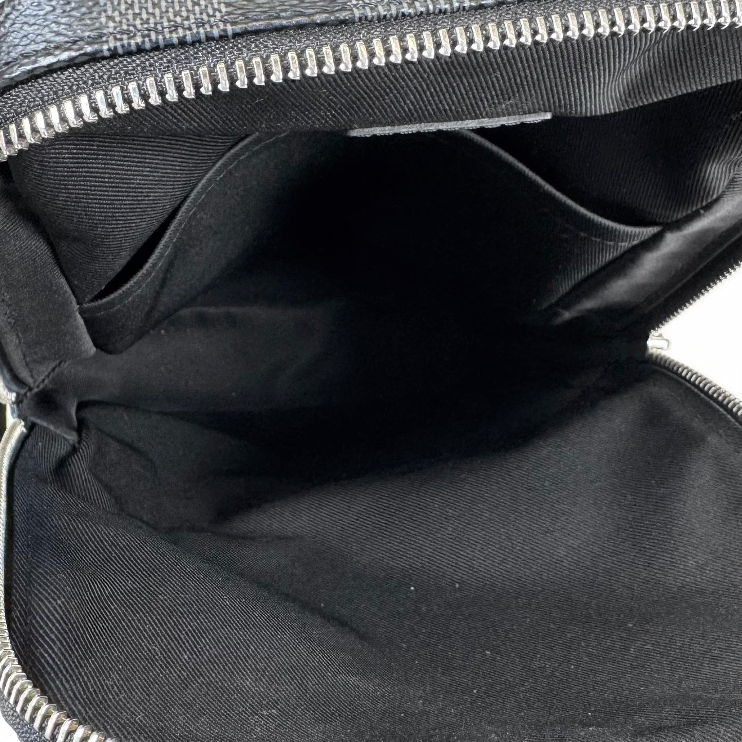 Louis Vuitton Avenue Sling Bag