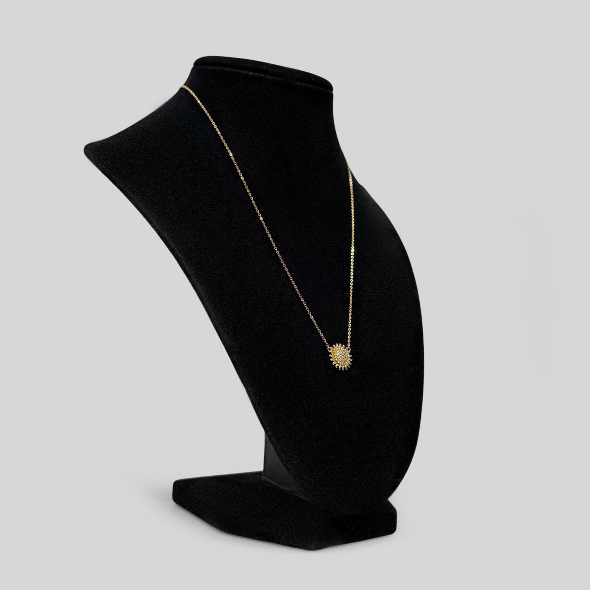 Estate Sun 10K Yellow Gold Cubic Zirconias Pendant on Chain