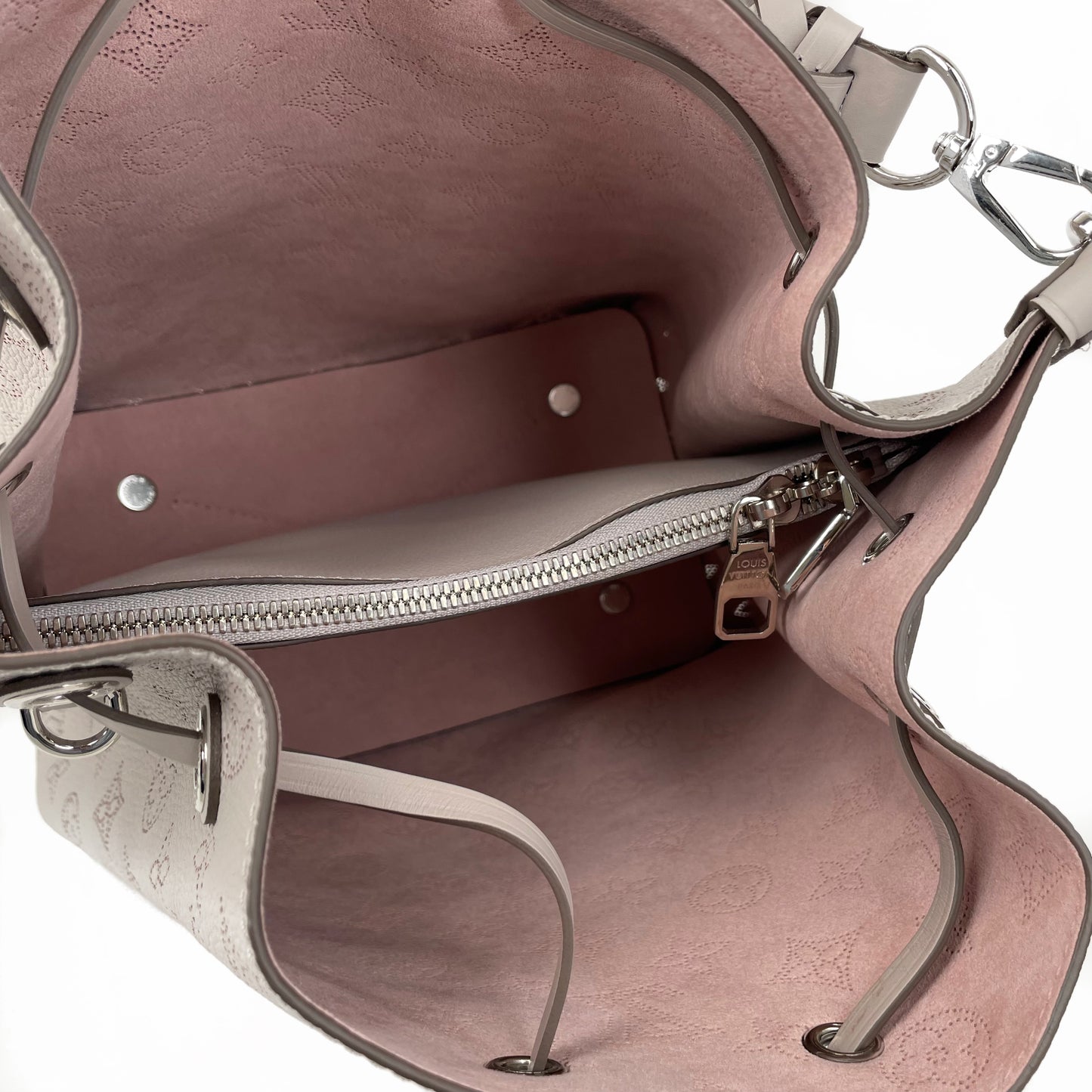 Louis Vuitton® Muria in 2023  Bucket bag, Louis vuitton, Louis vuitton  store