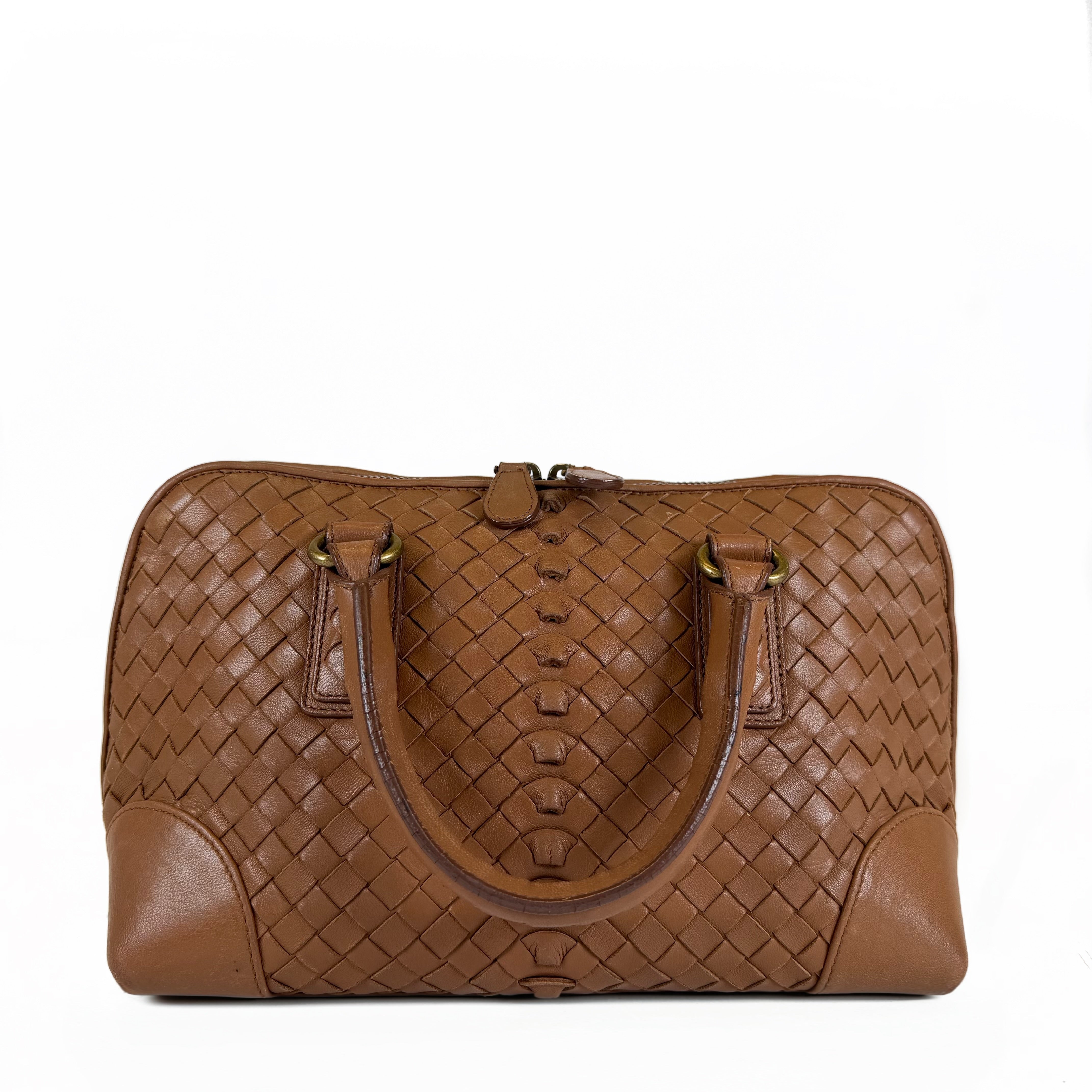 バッグ Bottega Veneta Intrecciato Boston Bag Bottega Veneta Intrecciato Boston Bag – Wilder's Consignment House