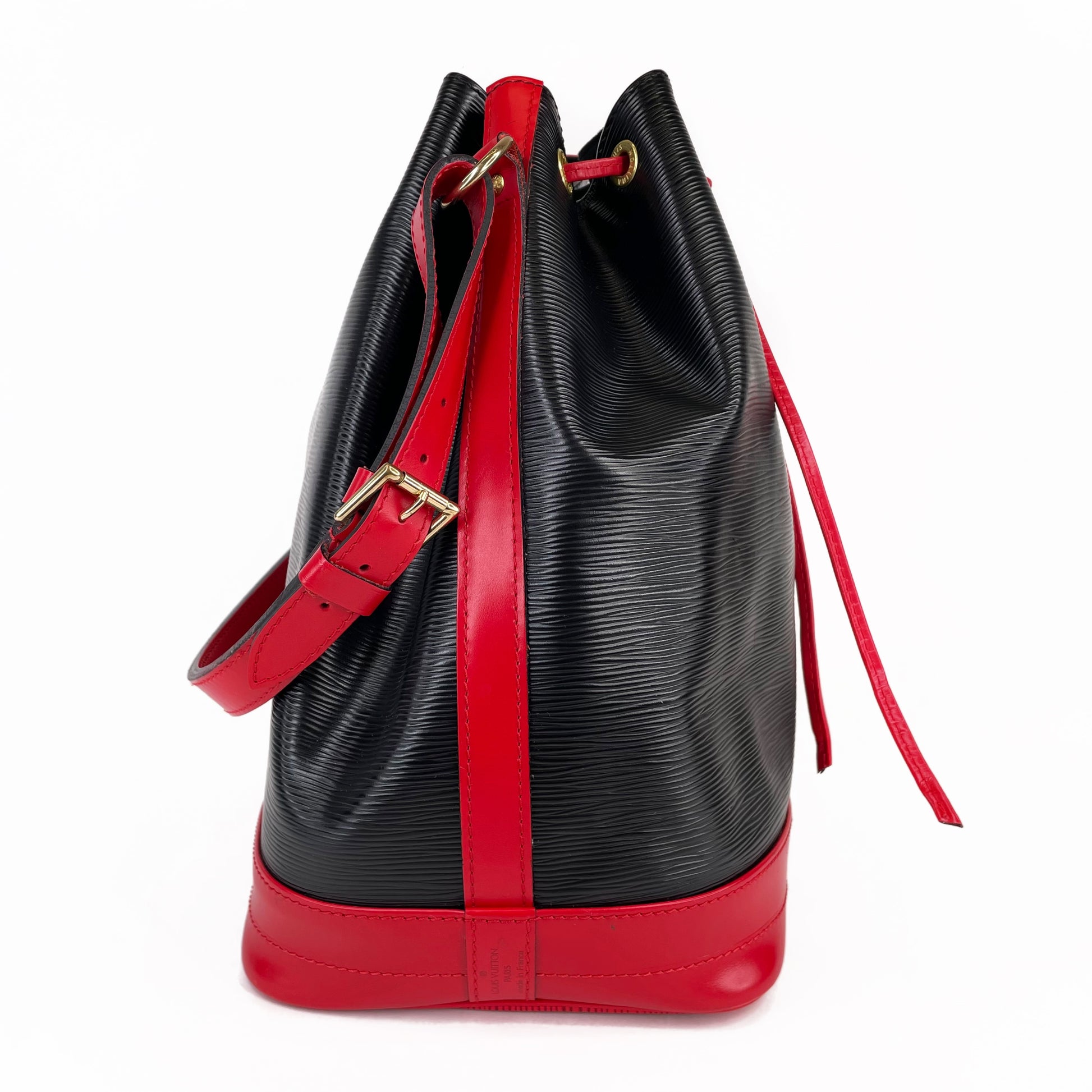 LOUIS VUITTON Raspberry Neo Noah Bucket Bag — MOSS Designer Consignment