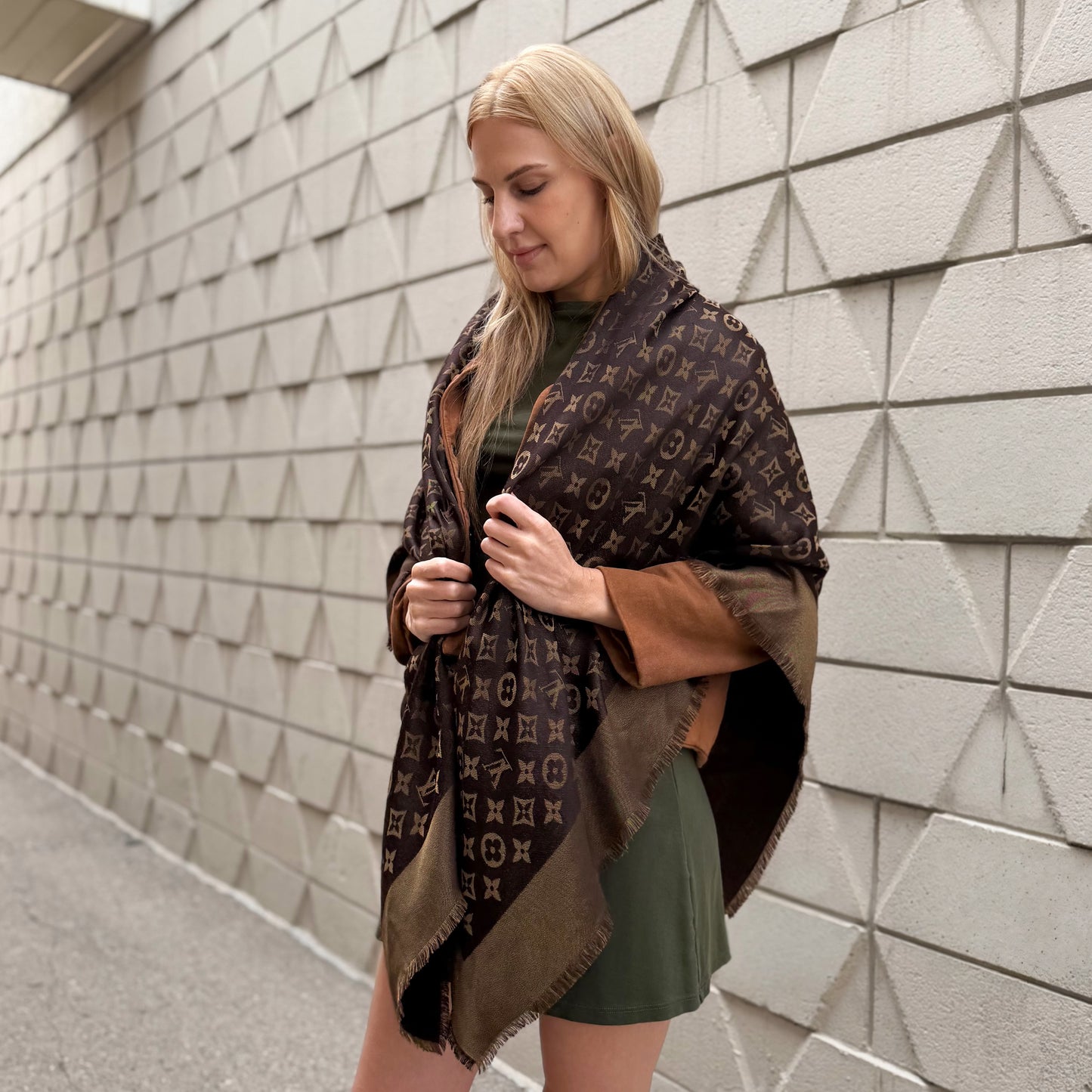 Louis Vuitton Monogram Shine Shawl