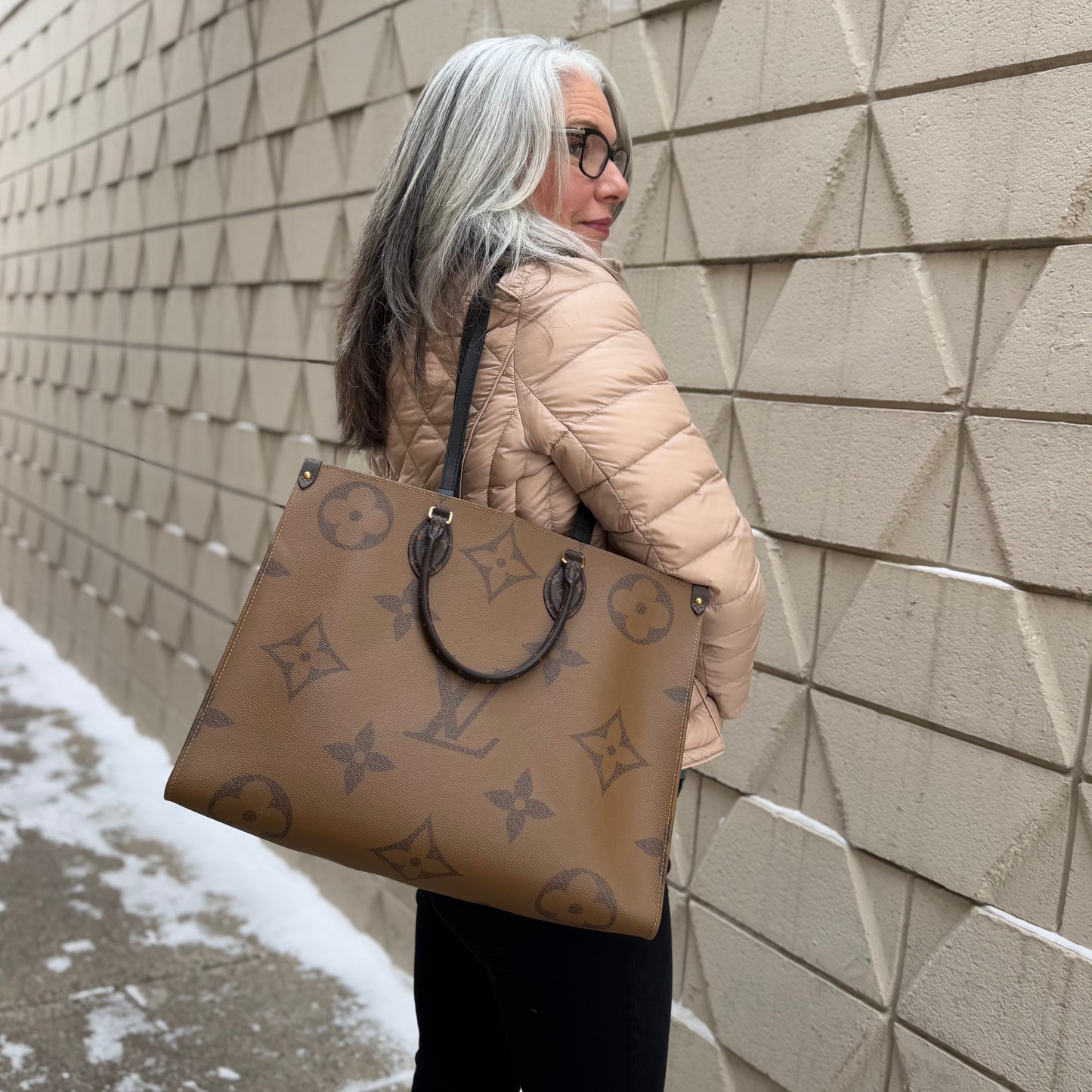 Louis Vuitton OnTheGo Reverse GM Tote Bag