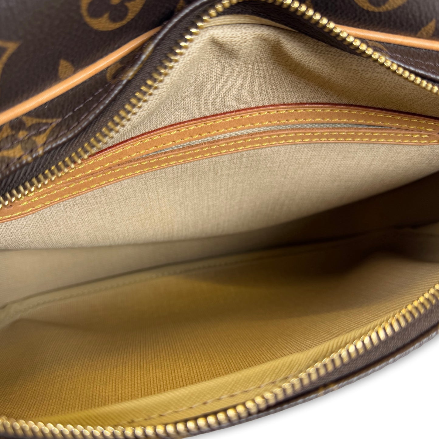 Louis Vuitton Reporter PM Bag