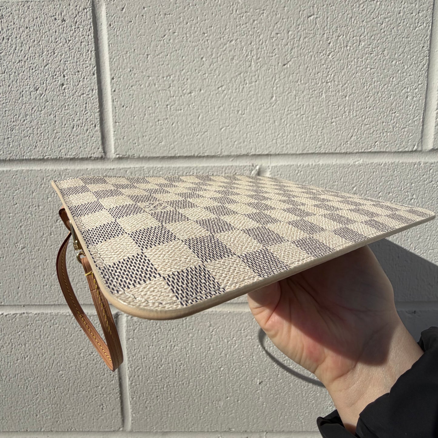 Louis Vuitton Neverfull Pouch