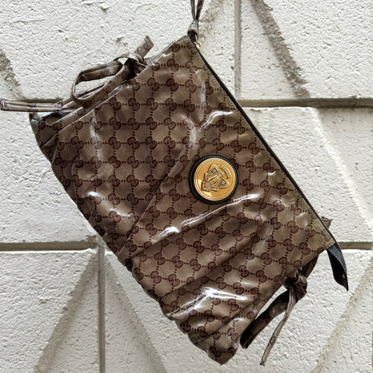 Gucci hysteria clutch sales