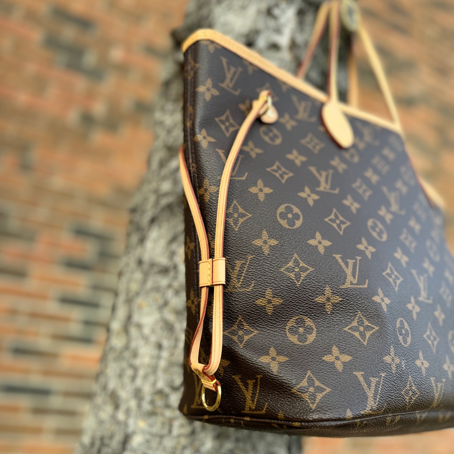 Louis Vuitton Neverfull Monogram MM Bag