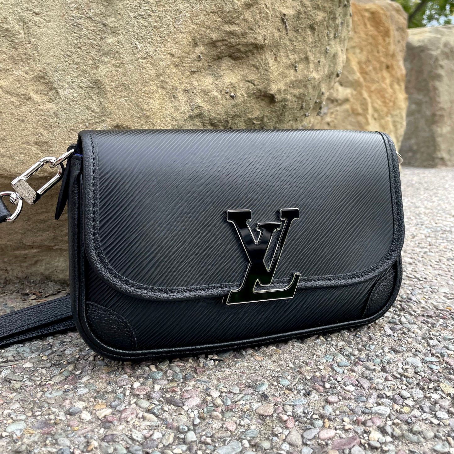 Louis Vuitton Epi Leather Crossbody - 24 For Sale on 1stDibs