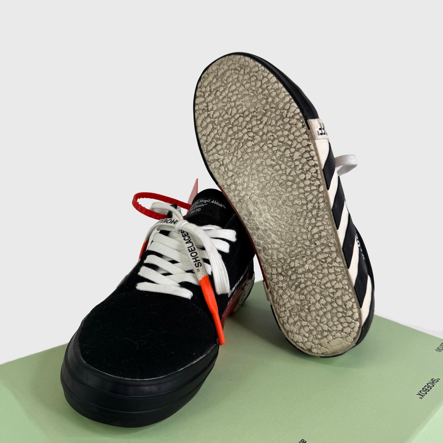 Off-White Vulc Low Top Sneakers