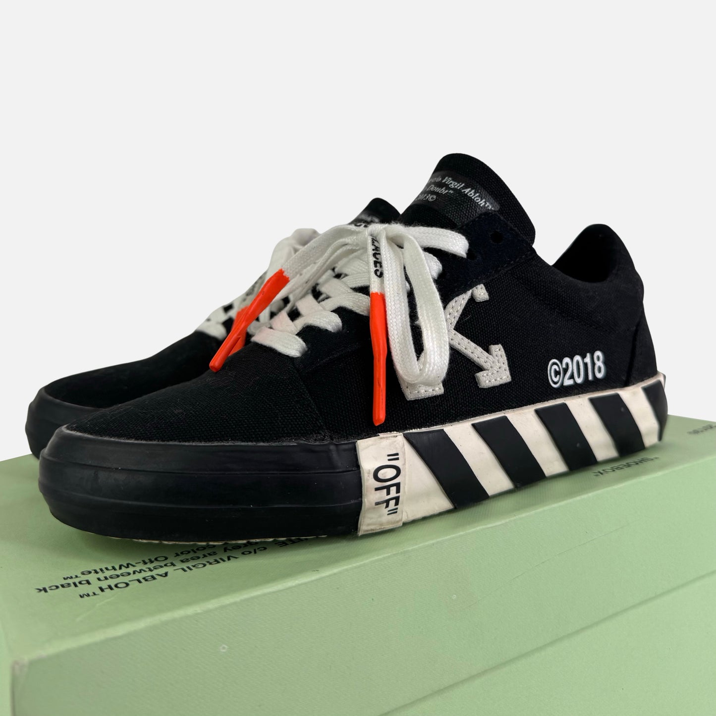 Off-White Vulc Low Top Sneakers