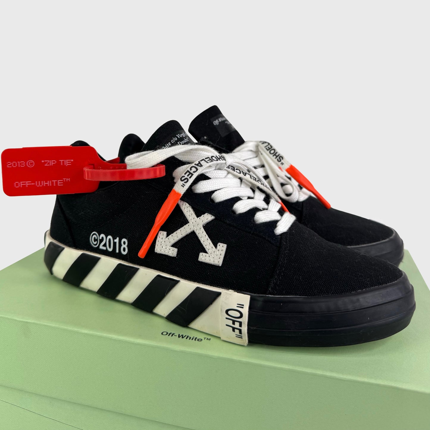 Off-White Vulc Low Top Sneakers