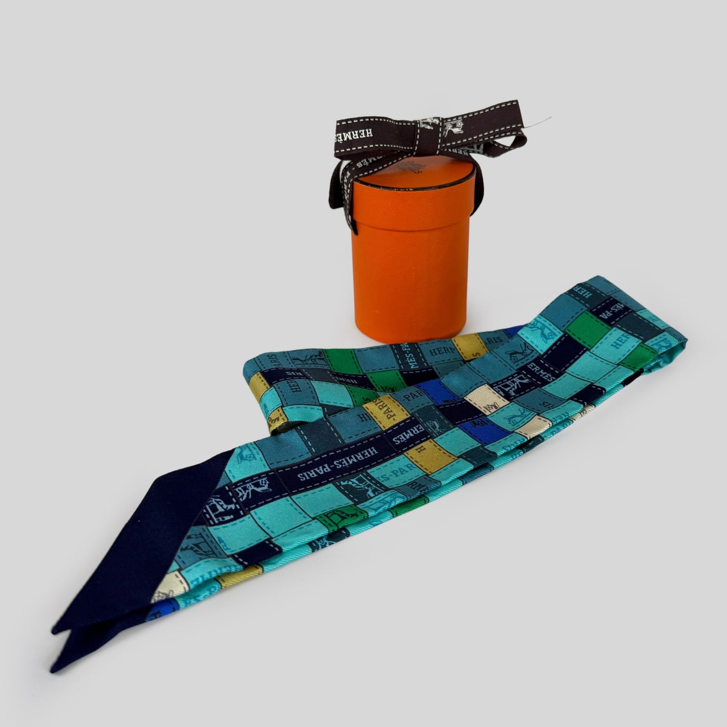 Hermès Silk Bolduc Au Carré Twilly Scarf