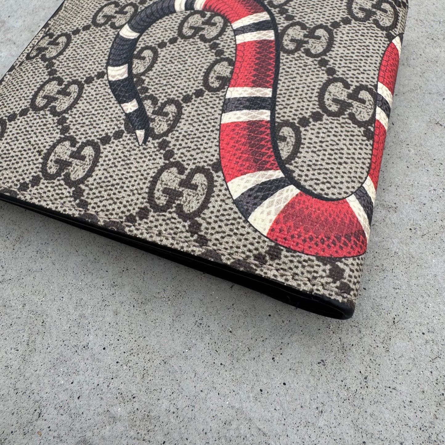 Gucci Kingsnake GG Supreme Wallet