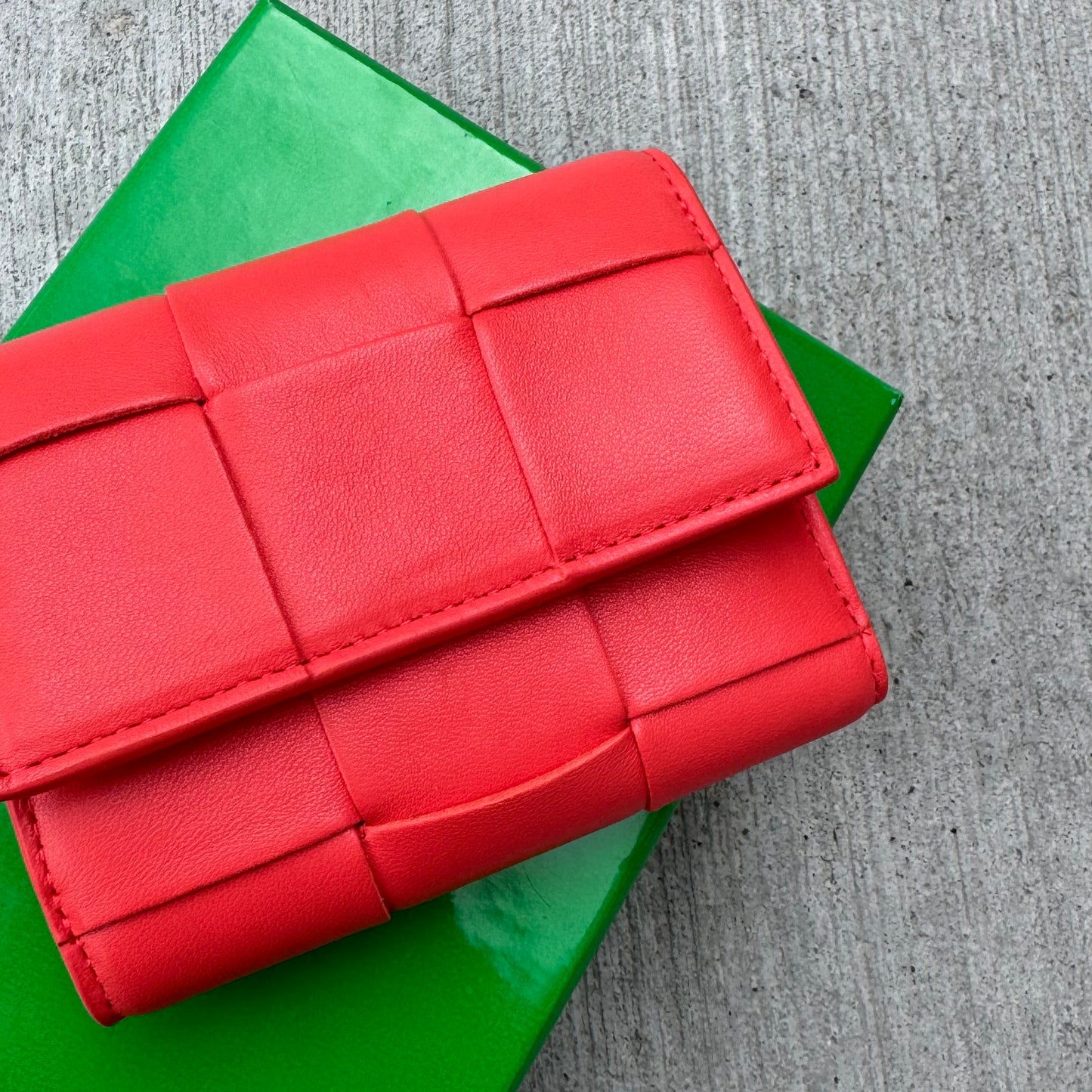 Bottega Veneta Trifold Intrecciato Cassette Wallet